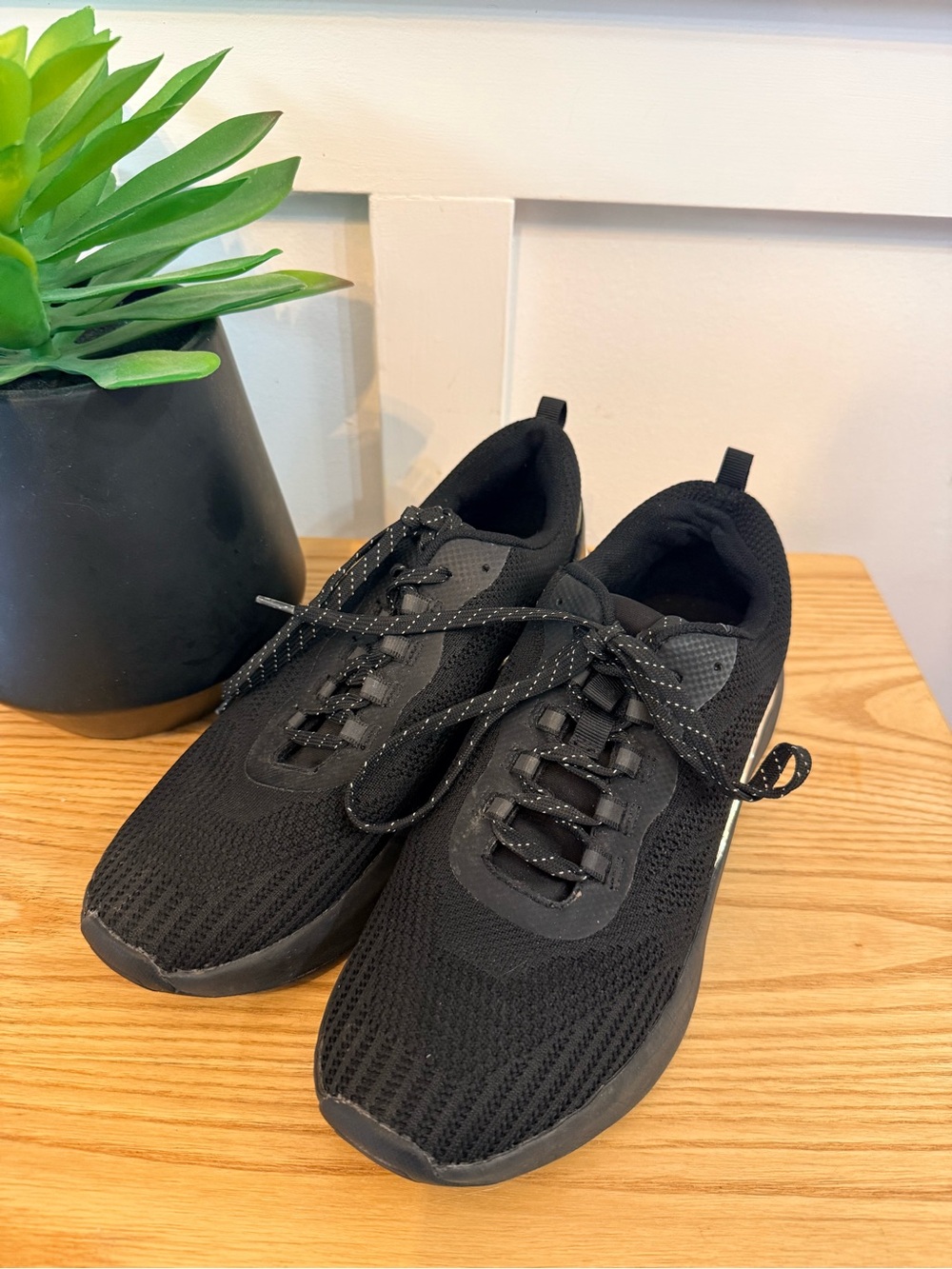 💫2/$25 • Aldo Willo Pillow-walk Black Gold Trim Sneakers